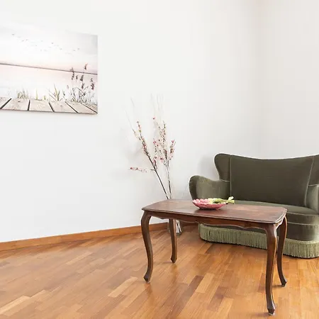 Trilocale Davanti All'acquario - Centro *