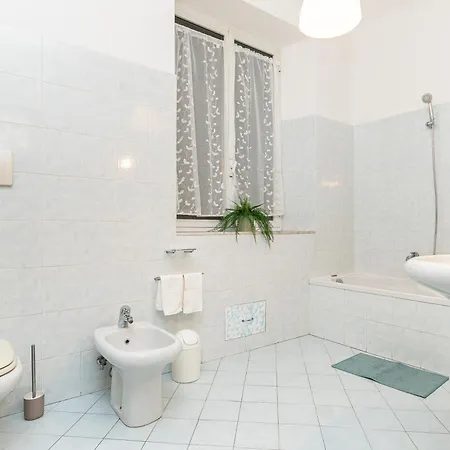Trilocale Davanti All'acquario - Centro Apartmán