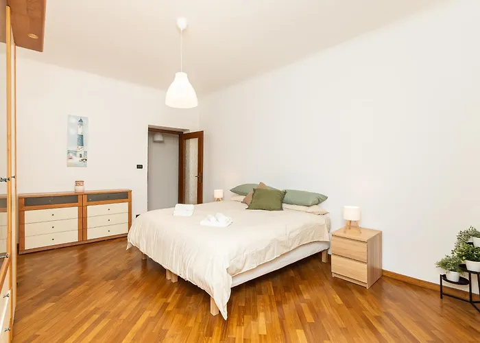 Trilocale Davanti All'acquario - Centro Apartmán