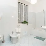 Trilocale Davanti All'acquario - Centro Apartment