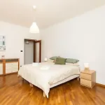 Trilocale Davanti All'acquario - Centro Apartment